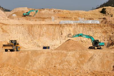 Workers at a rare earth mine in Ganxian county, Jiangxi province in 2010. Local officials have since closed many of the region's mine sites.