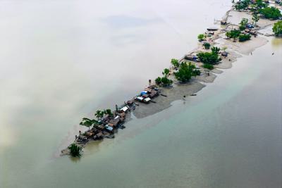 A fishing community facing rising seas in Bangladesh's Khulna district.