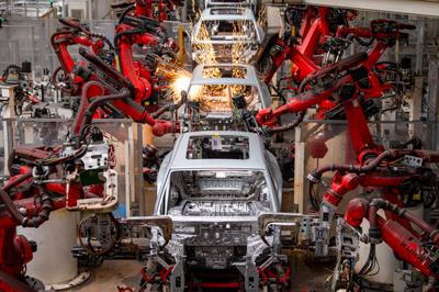 As U.S. and E.U. Retreat on Climate, China Takes the Leadership Role An EV factory in Jinhua, China.