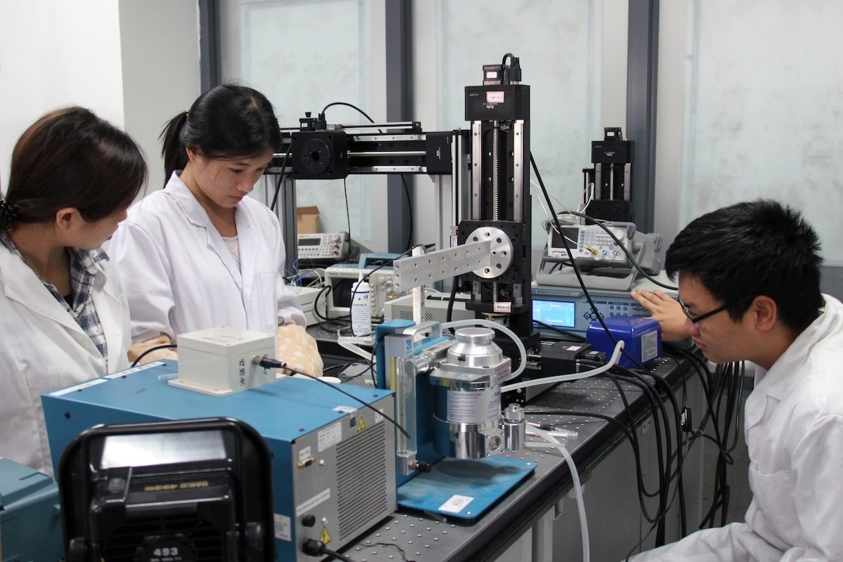 As U.S. Scientists Look Abroad, China Aims to Lure Top Talent