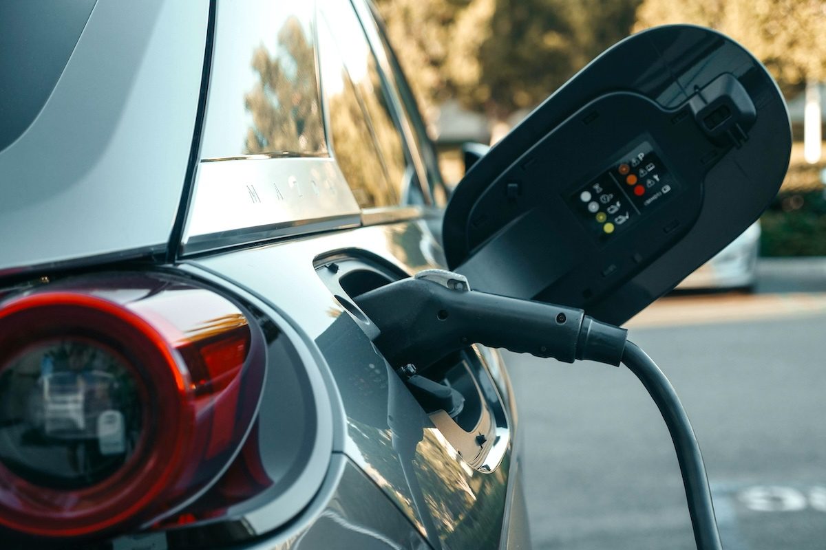 A Shift to EVs Would Lower the Price of Gas, Study Finds